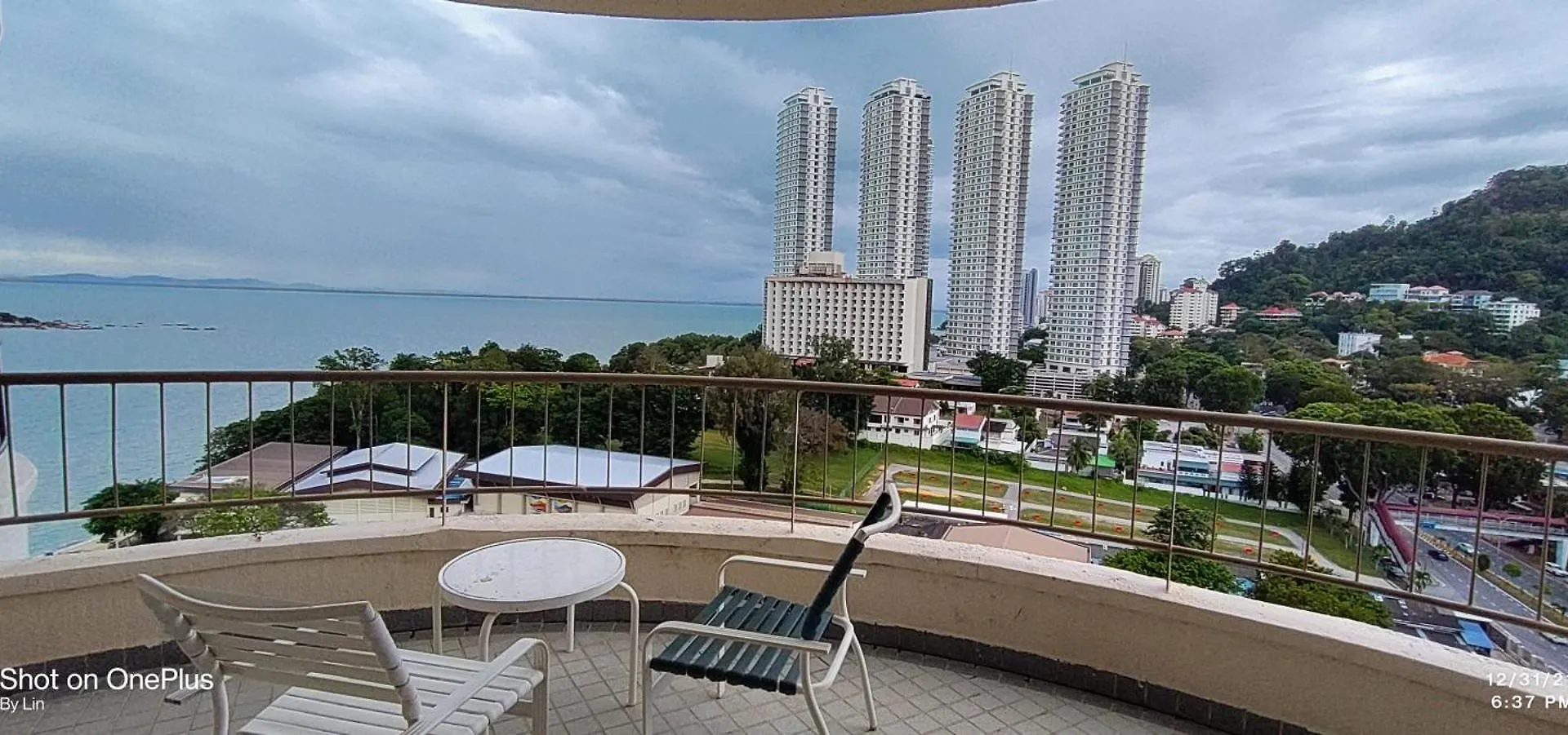 Rainbow Paradise With Beach In Tanjung Bungah Tanjung Bungah  Apartmán Tanjung Bungah (Penang)